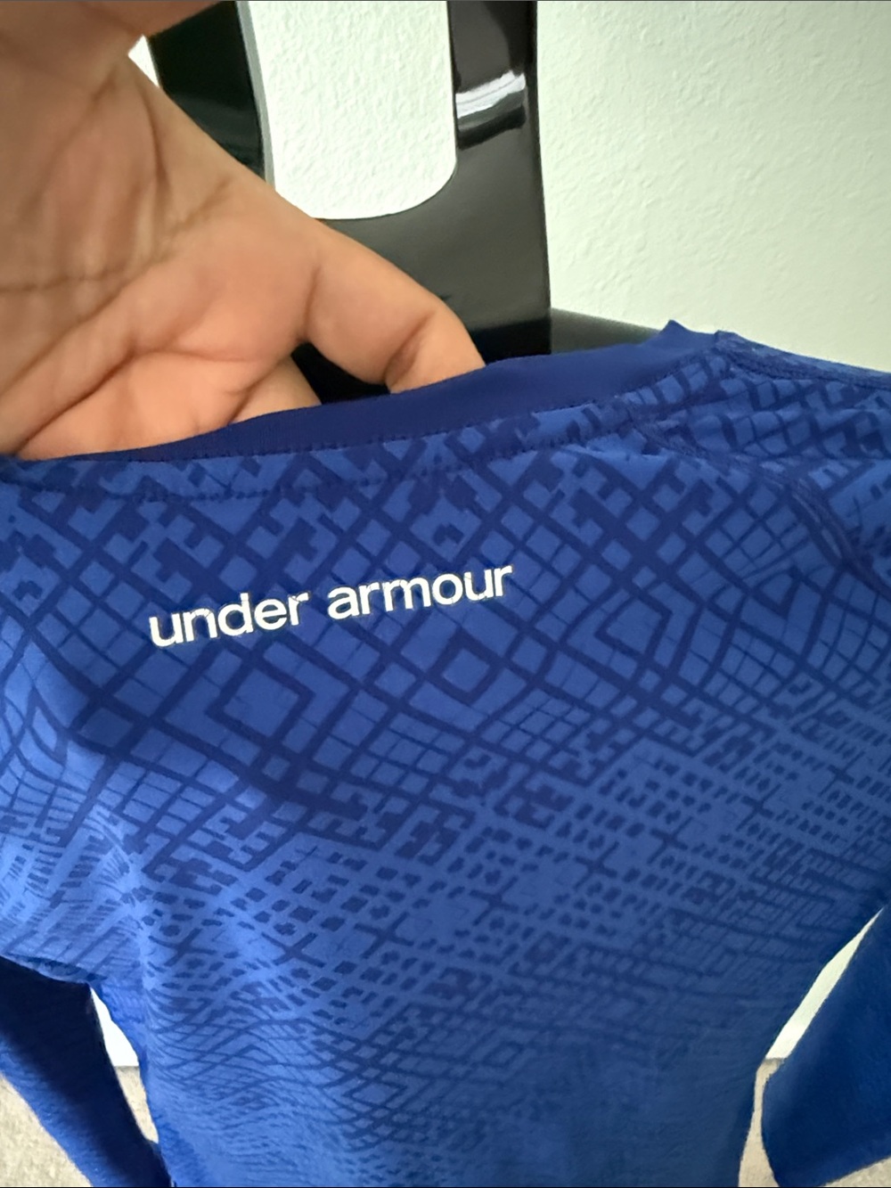 Under Armour UA HeatGear -Keeps You Cool - Long Sleeves Athletic Tee  Royal Blue - Picture 5 of 9